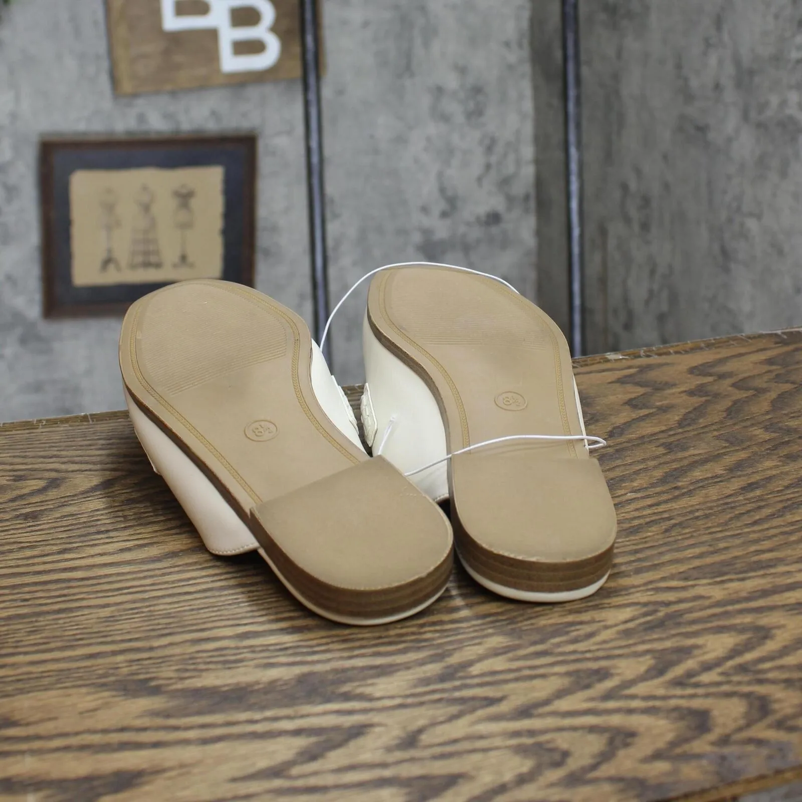 A New Day Womens Sandy Mule Flats with Memory Foam Insole Off White 8.5M