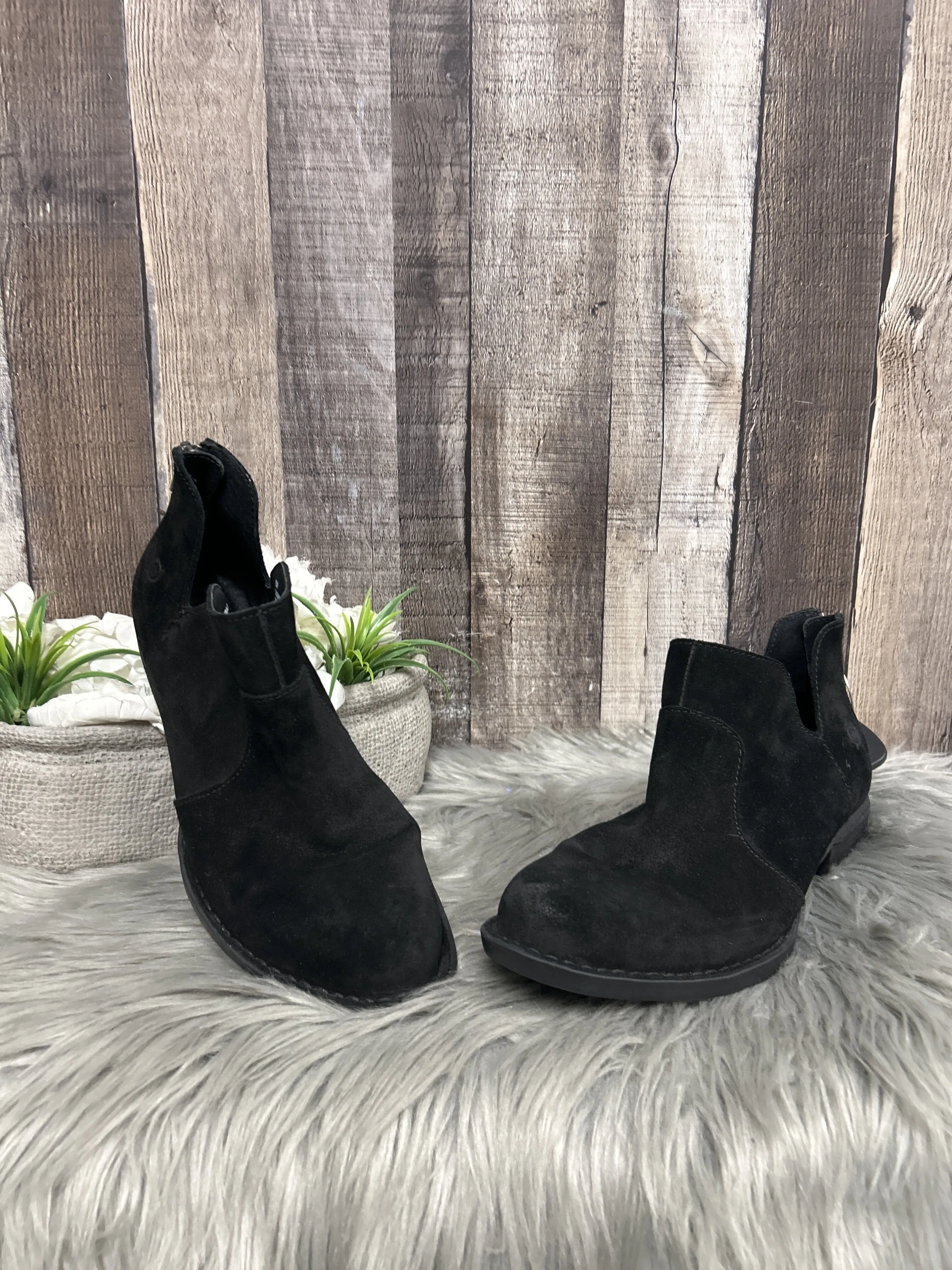 Boots Ankle Flats By Born  Size: 8