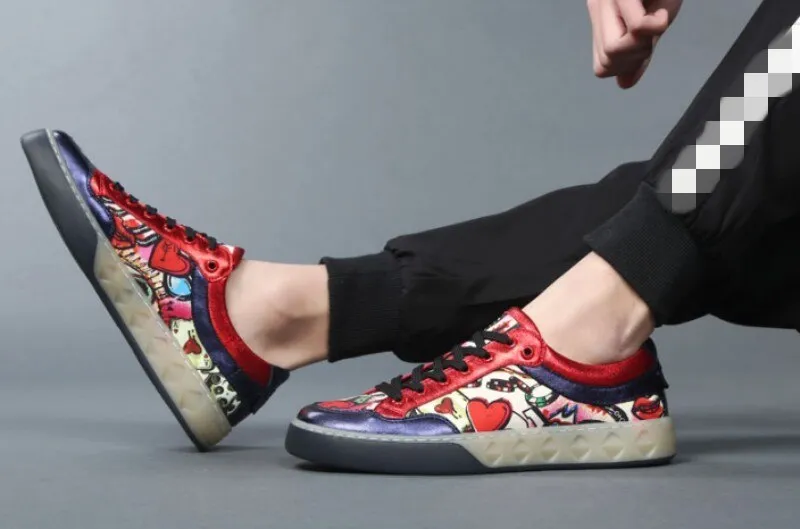 Graffiti Street Style Hip Hop Casual Flats Shoes Men  Canvas Shoes Personality Printed Flat Sneakers Mocassin Homme