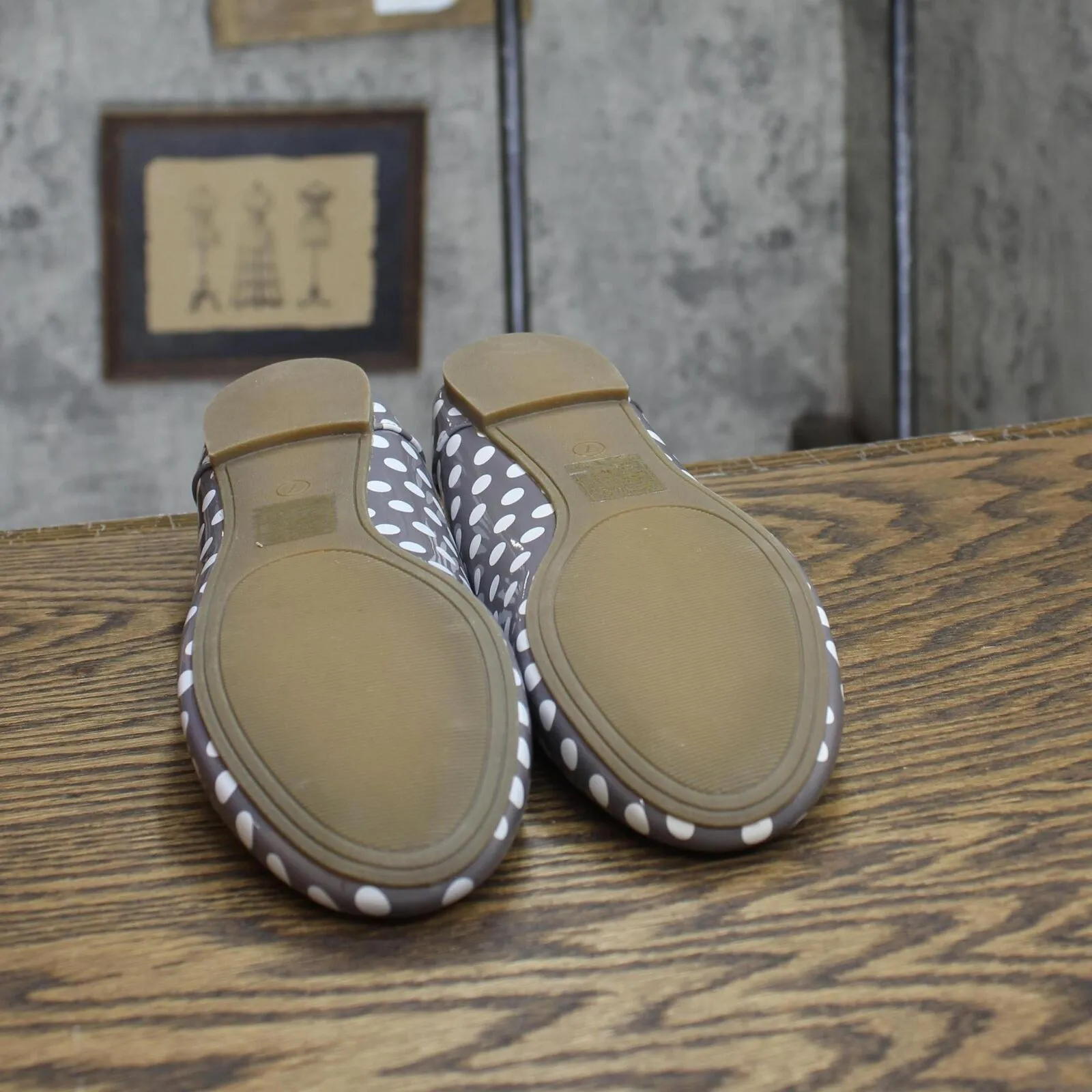 Journee Collection Comfort Sole Faux Leather Round Toe Flats Gray Polka Dots 7M