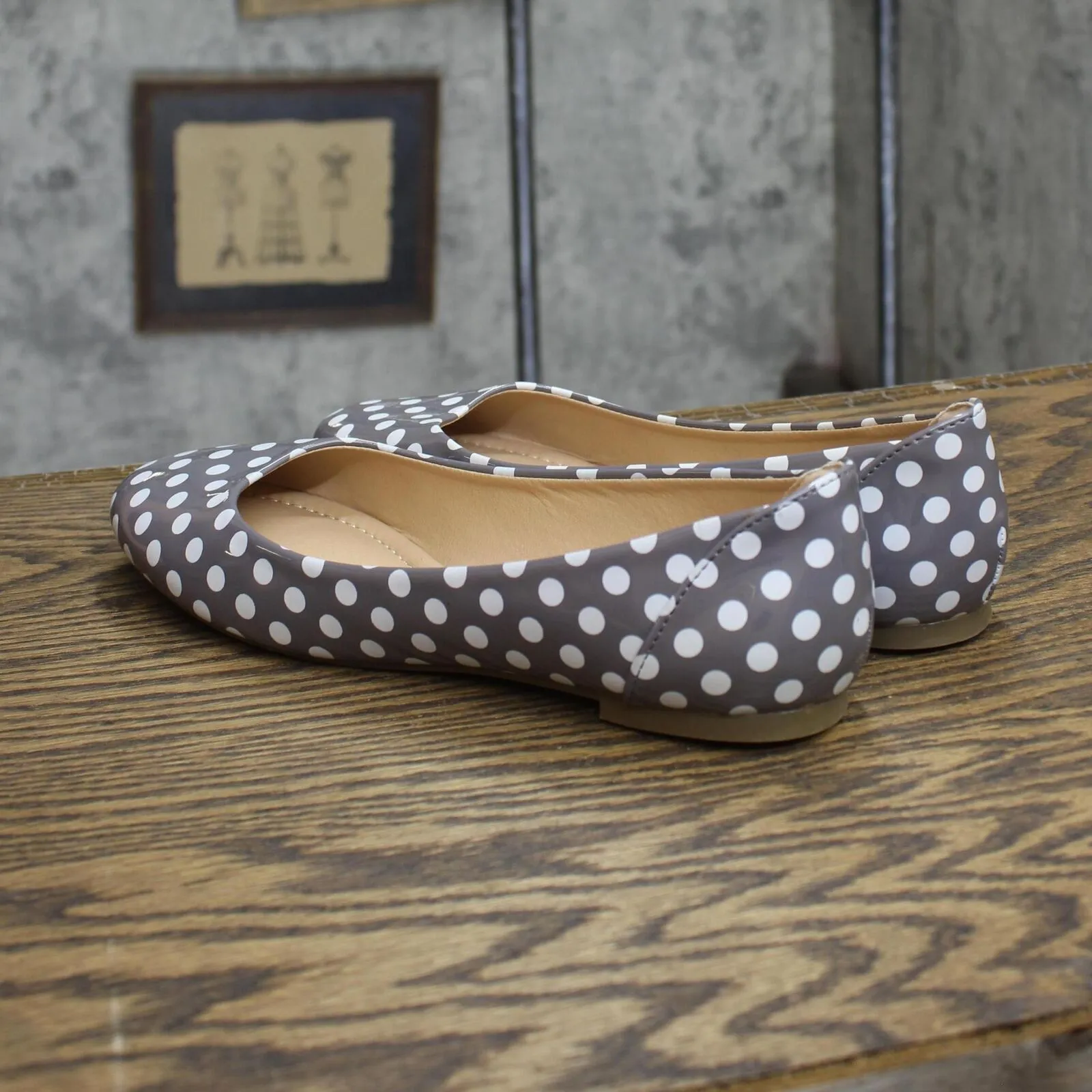Journee Collection Comfort Sole Faux Leather Round Toe Flats Gray Polka Dots 7M