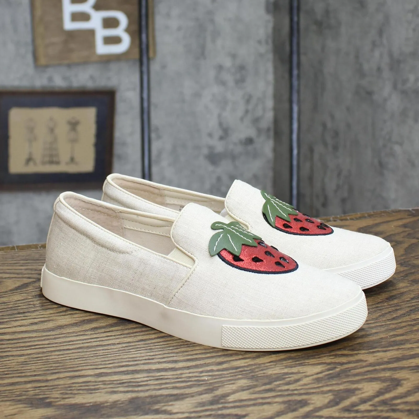 Katy Perry Womens Strawberry The Kerry-Canvas Flats 167402a6d4fe43 Brown 6.5M
