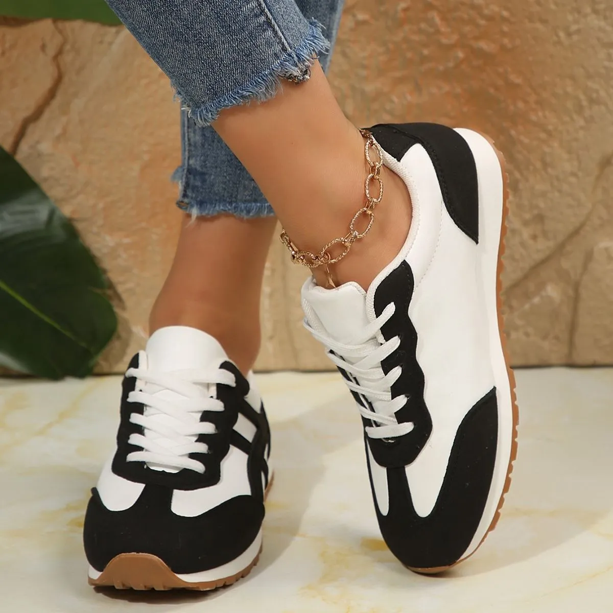 Kelly Contrast Lace Up Round Toe Sneakers