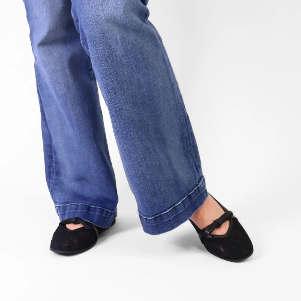 Mesh Mania Bow Flat