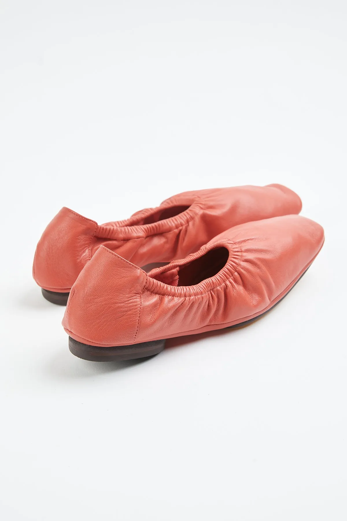 TRAVEL BALLERINA