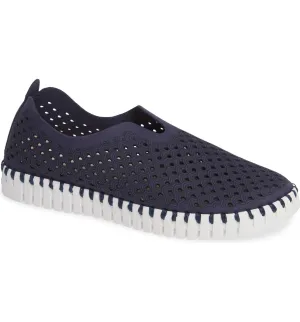 Tulip Slip On Sneaker 139