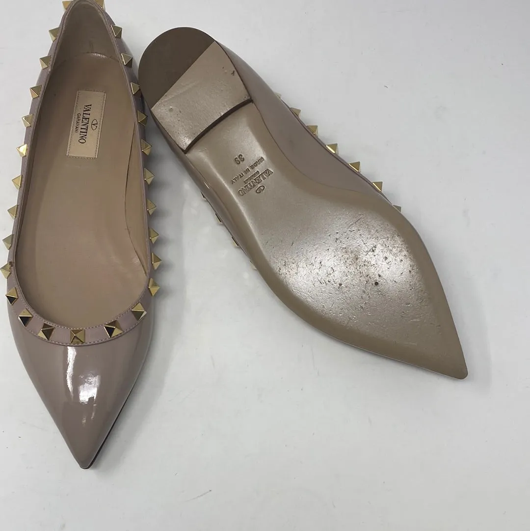 Valentino Beige Patent Leather Pointed Toe Rockstud Flats