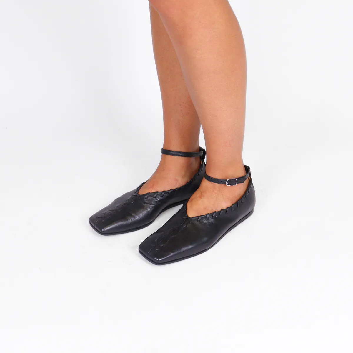 Whip Stitch Black Flat