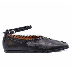 Whip Stitch Black Flat